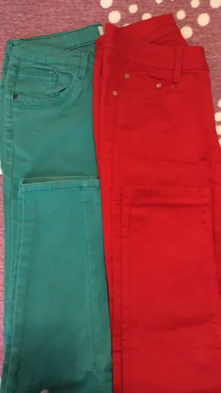 Pantalones mujer verdes y rojos