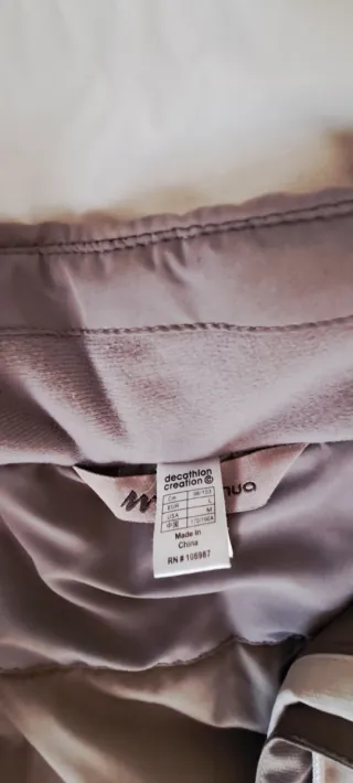 Chaqueta mujer beige y marrón.