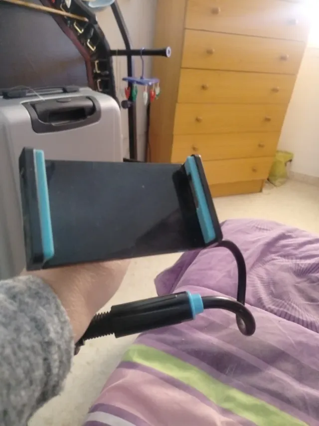 Soporte flexible para móvil/tablet