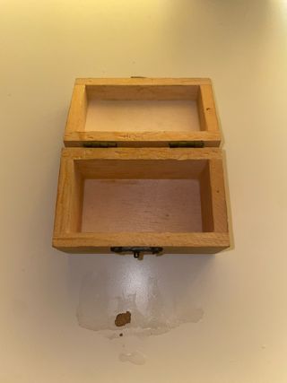 Cajita de madera para anillos