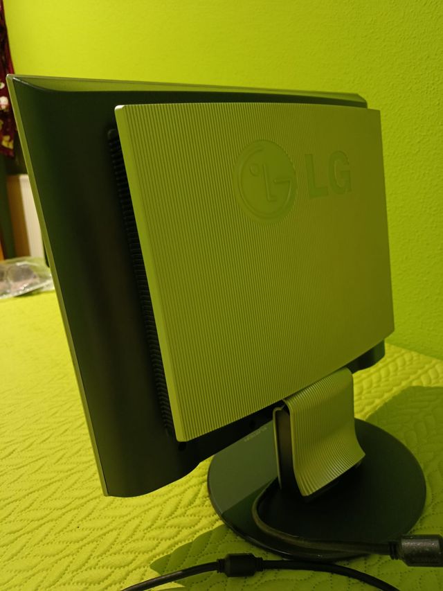 Monitor LG Flatron L1730S