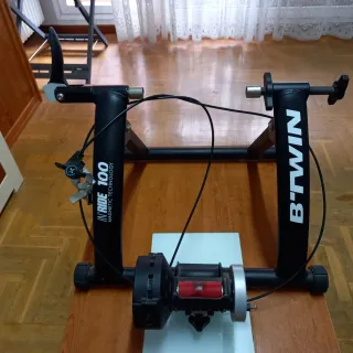 Rodillo Btwin para entrenamiento