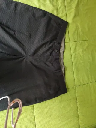 Completo uomo blu scuro a righe sottili bianche