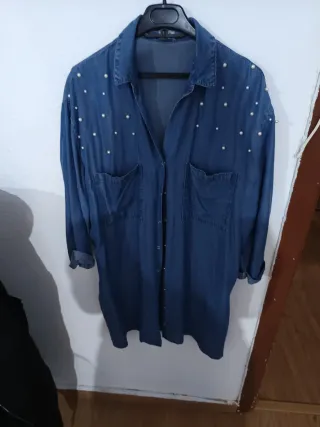 Camisa mujer vaquera con adornos de perlas