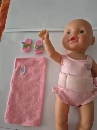 Muñeca Baby Born Nadadora con Accesorios