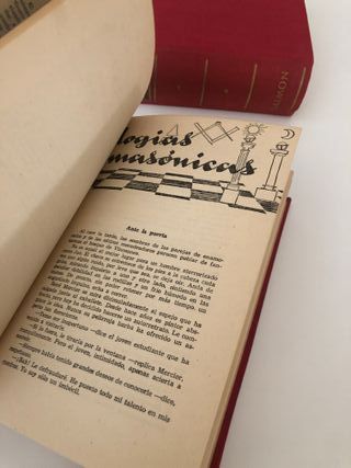 2 EJEMPLARES DE LA COLECCIÓN GRANDES ENIGMAS