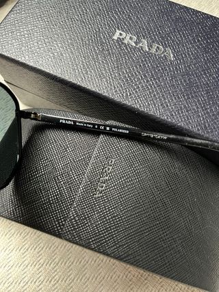 Elegantes gafas de sol Prada polarizadas. Nuevas,