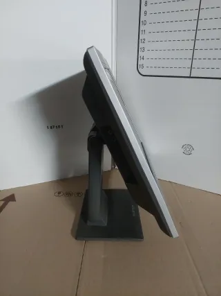 Monitor LG Flatron 15" con altoparlanti