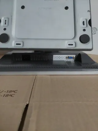 Monitor LG Flatron 15" con altoparlanti