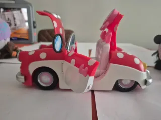 Coche y Muñeca Minnie Mouse