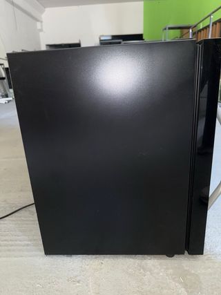 Nevera Klarstein pequeña puerta de cristal espejo