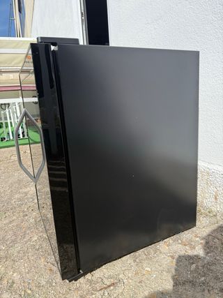 Nevera Klarstein pequeña puerta de cristal espejo