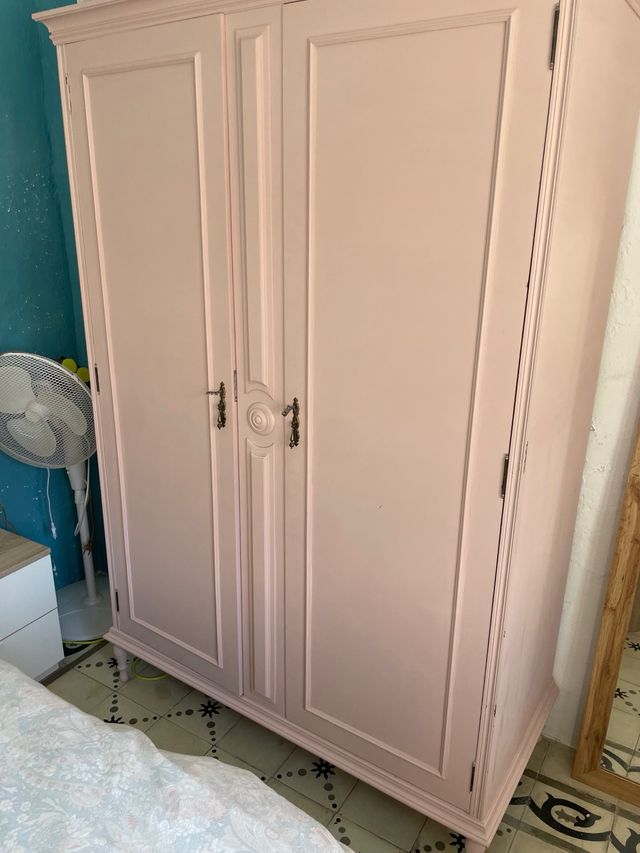 armario renovado rosa