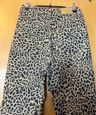 Pantalones de estampado animal print