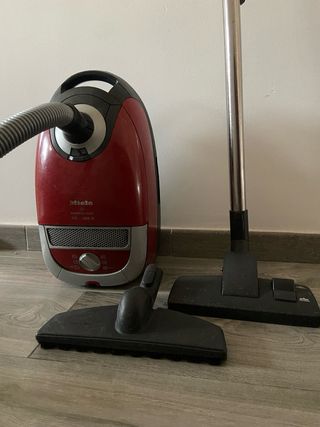 Aspiradora Miele Parkett & Co 5000 Roja
