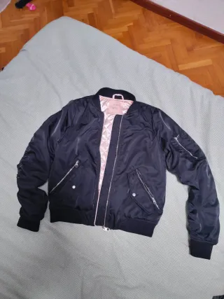 Cazadora bomber negra