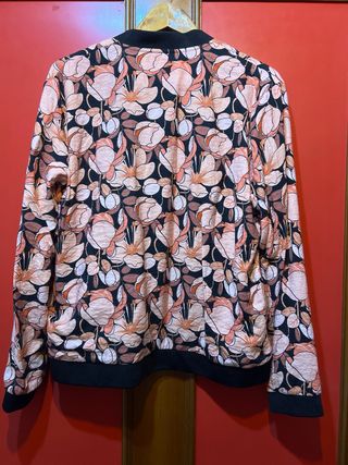 Chaqueta bomber Estampada Floral