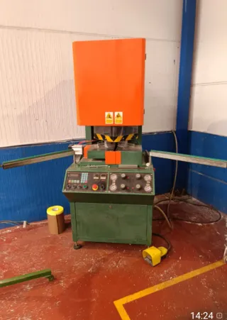 Máquina para PVC Taller