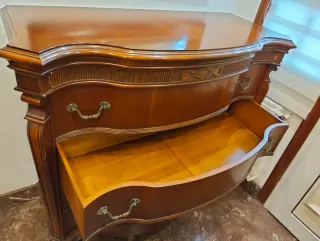 Cómoda clásica de madera 4 cajones