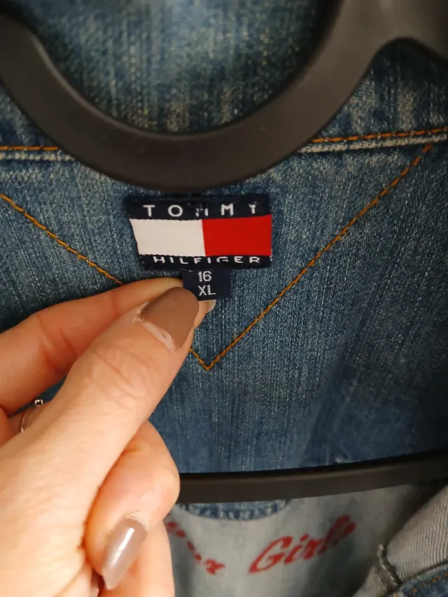 Chaqueta vaquera Tommy Hilfiger niña T.16.