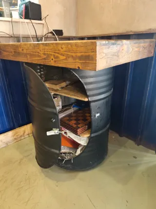 Mesa Armario Bidón Gasolina