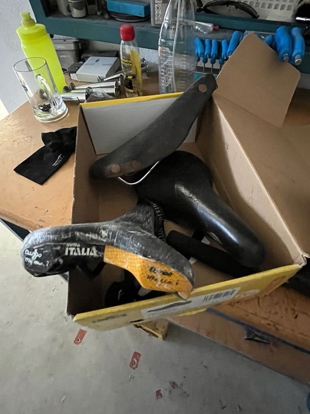 Vendo cuadros bicicletas clasicas y mucho recambio