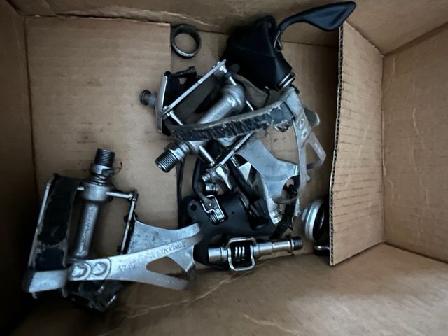 Vendo cuadros bicicletas clasicas y mucho recambio