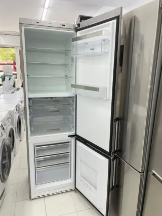 Nevera combi Siemens altura 2mtrcon garntia