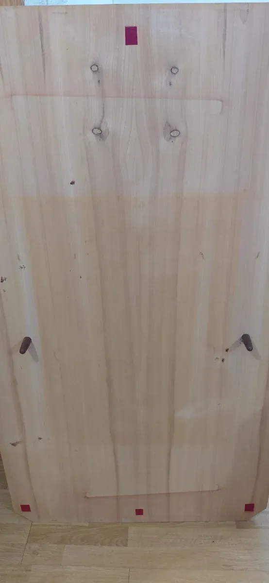 Mesa de comedor de madera