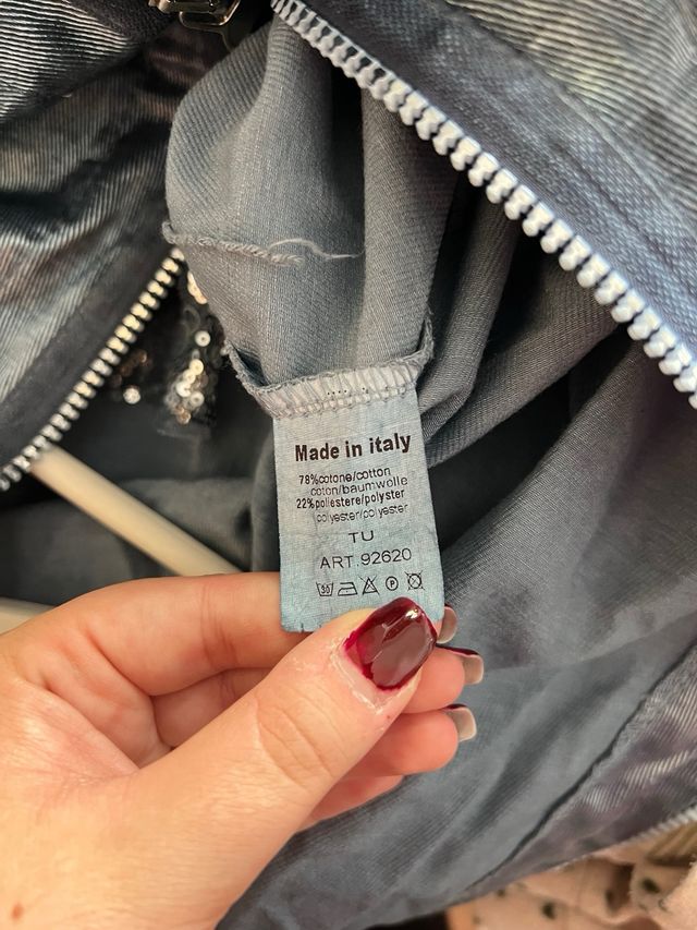 Chaqueta con capucha y cremallera mujer