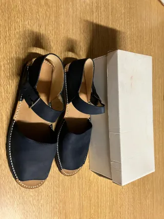 Sandalias de piel azul marino