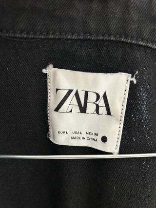 Chaqueta Zara con flecos y pedrería