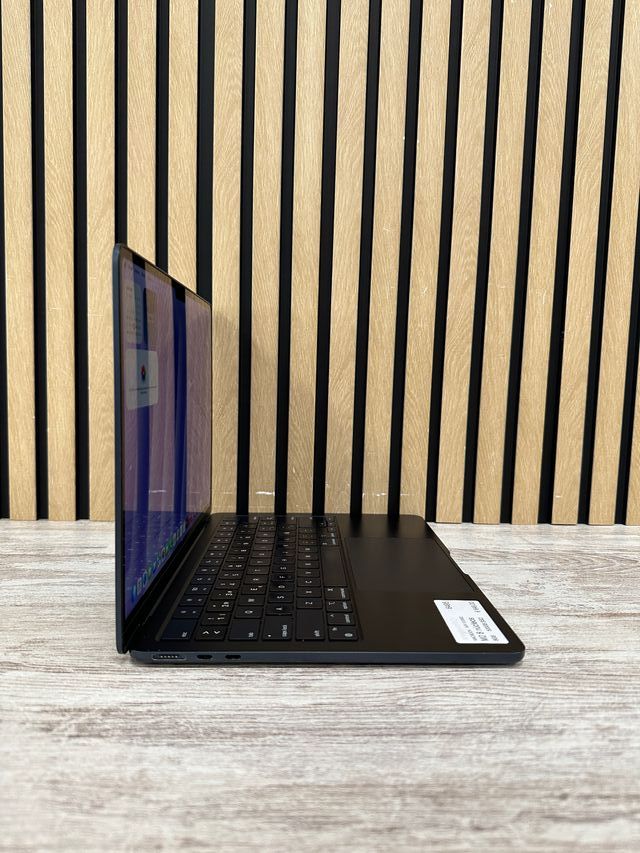 MacBook Air 13" 2022 M2 8gb 500gb SSD