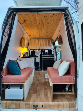 Peugeot Boxer Camperizada, bajada 500€ cada mes.