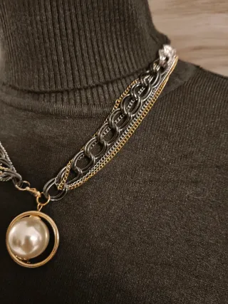 Collana con ciondolo perla dorata