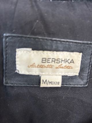 Cazadora cuero Bershka negra talla M