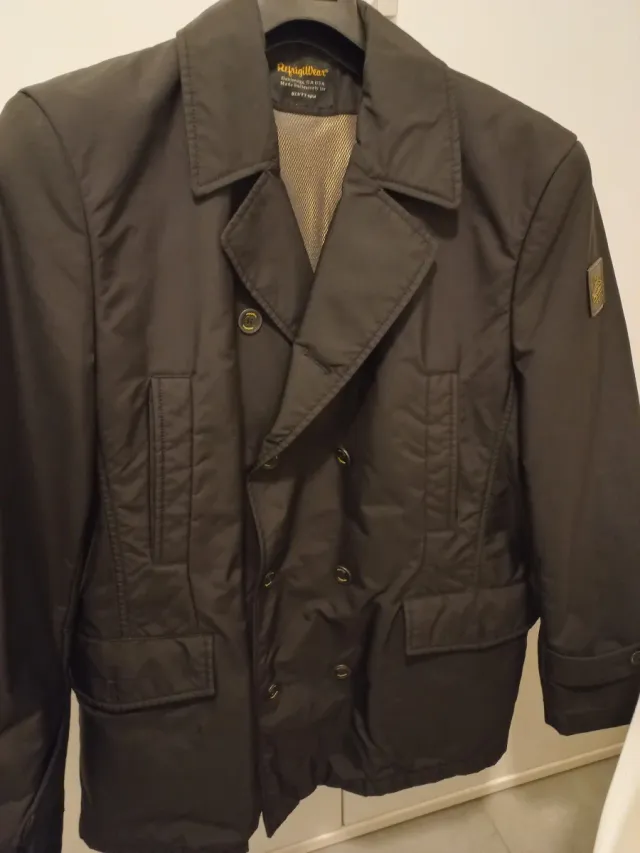 RefrigiWear Abrigo Negro