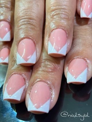 MANICURISTA A DOMICILIO