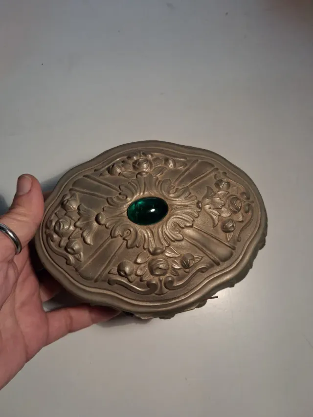 Portagioie con gemma verde