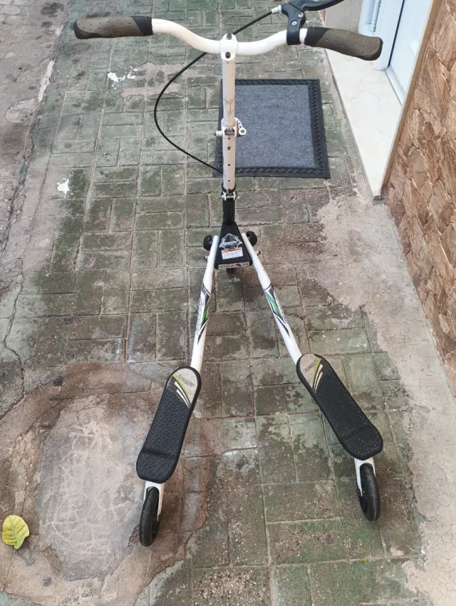 Patineta 3 Ruedas Buen Estado