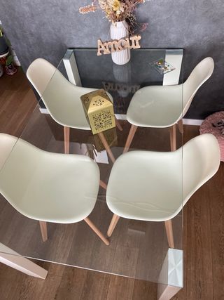 Mesa de comedor cristal, patas blancas