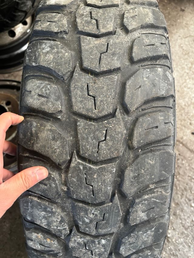 Neumáticos 4x4 235/75R15
