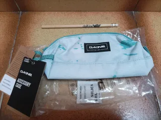 Estuche Dakine con lápiz