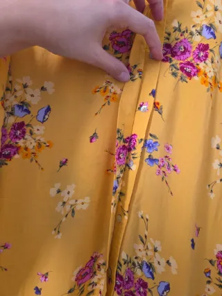 Camisa floral amarilla Stradivarius Talla L