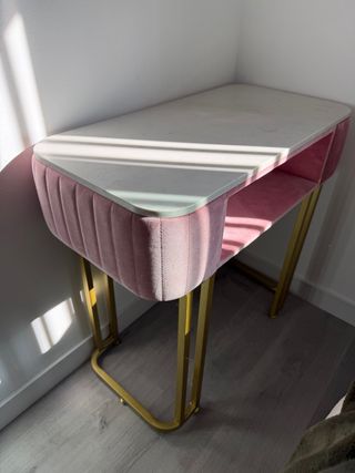 Specchio da tavolo per manicure in marmo rosa e oro