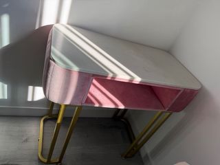 Specchio da tavolo per manicure in marmo rosa e oro