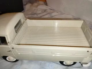 Miniatura Schuco Volkswagen T1 Pritsche esc. 1/18