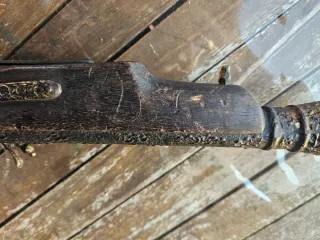 Pistola antigua madera y metal decorativa