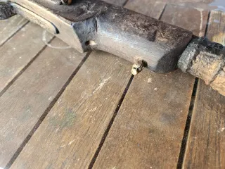 Pistola antigua madera y metal decorativa