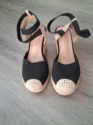Cuñas Espadrilles Beige y Negro